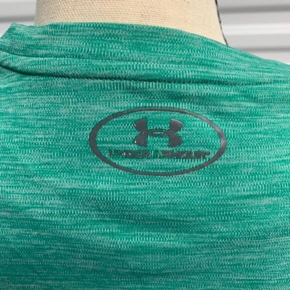 Under Armour Tee - Picture 3 of 5